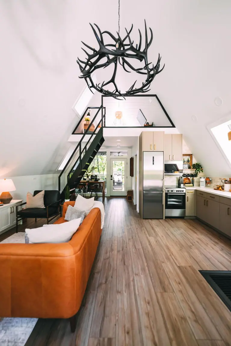 the frame cabin 