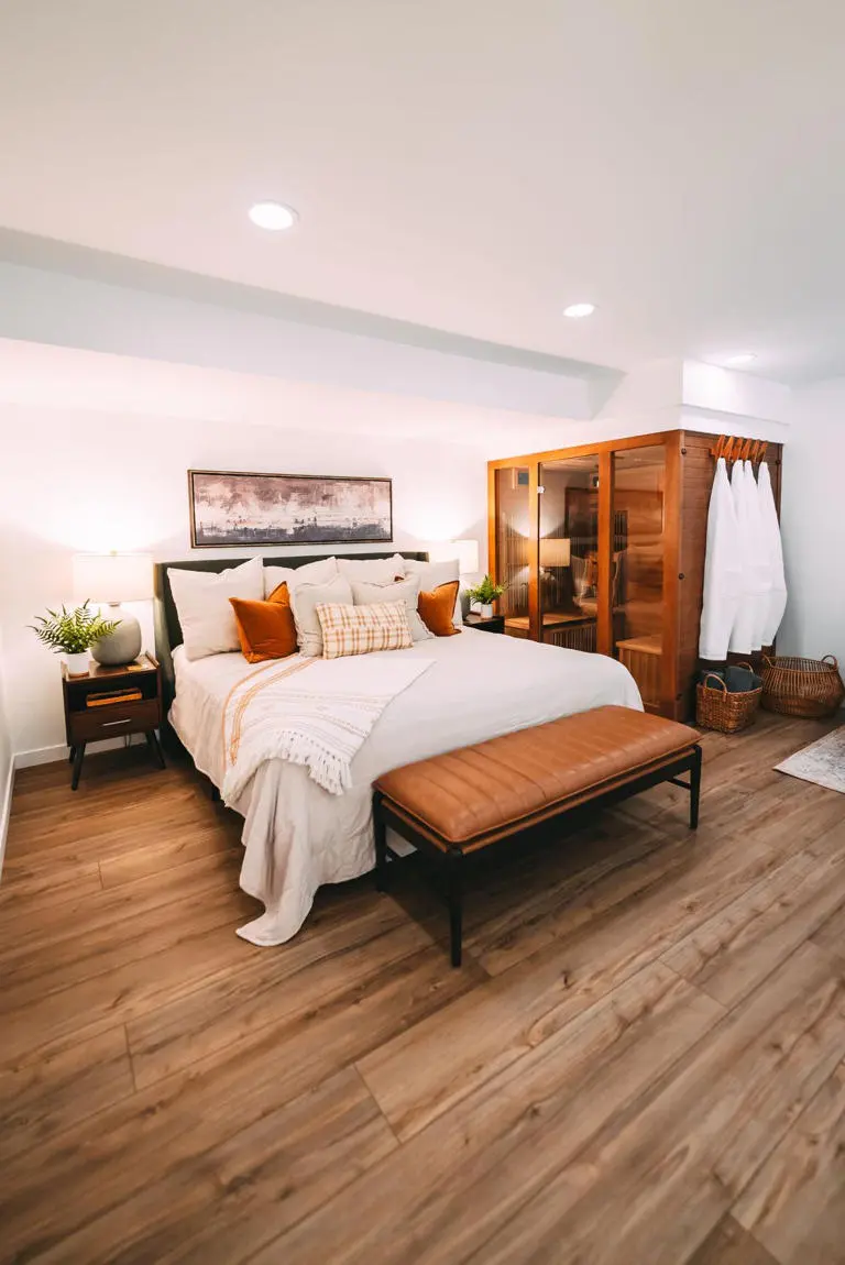 the frame cabin 